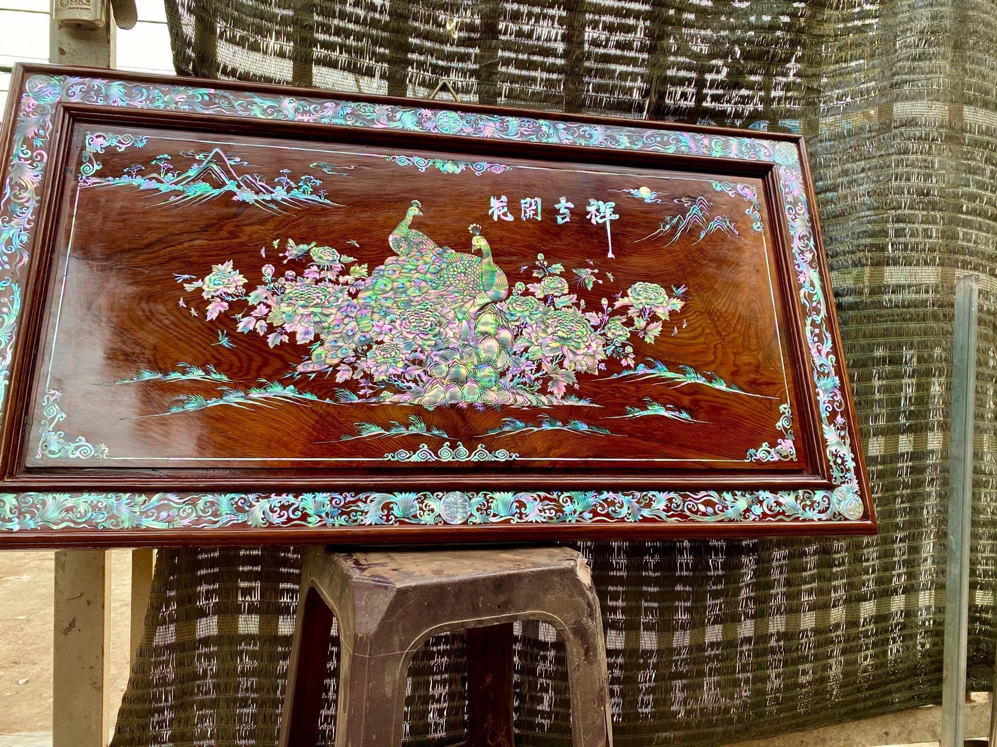 TRANH PHU THÊ VIÊN MÃN CẨN ỐC XÀ CỪ BẢY MÀU,GỖ CẨM LAI NGUYÊN TẤM, DẦY, NẶNG
