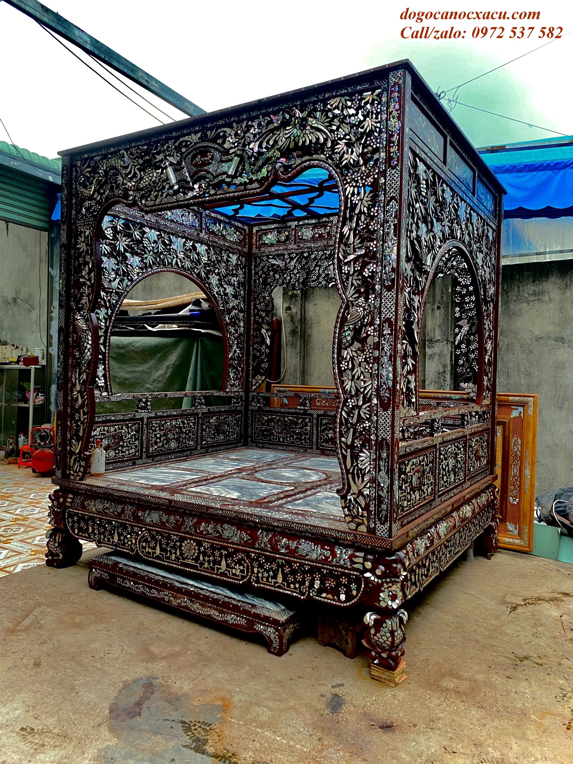 GIƯỜNG LONG SÀNG GỖ CẨM LAI CẨN ỐC XÀ CỪ SIÊU VIP, HÀNG ĐỘC TRÊN THỊ TRƯỜNG.
