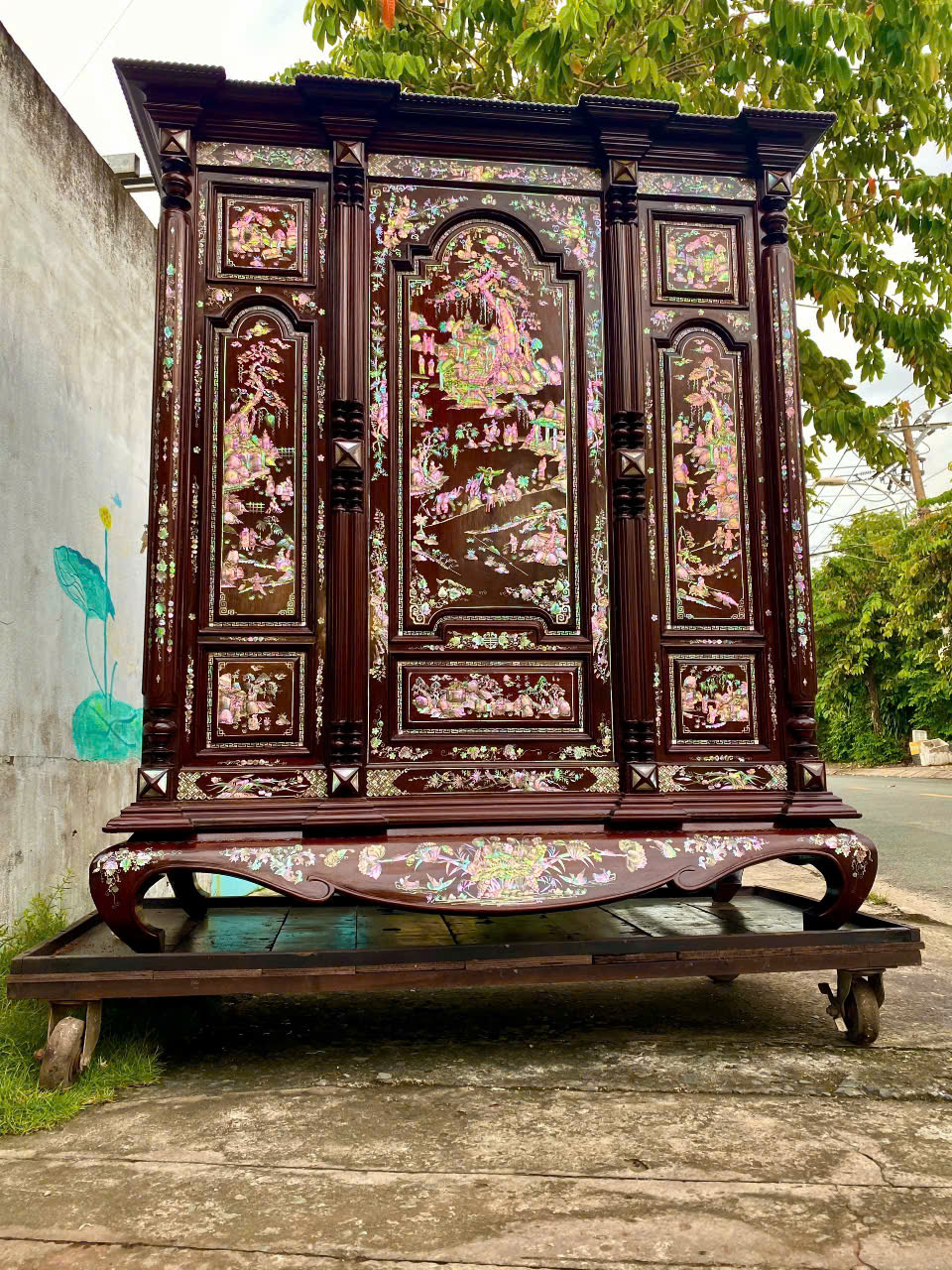 Tủ thờ tứ tộ khảm xà cừ đẹp